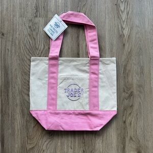 VIRAL Limited edition NWT Trader Joe pastel mini tote bag-Pink and Cream Tote